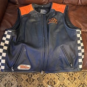 Genuine Harley Davidson leather vest. Very good condition.